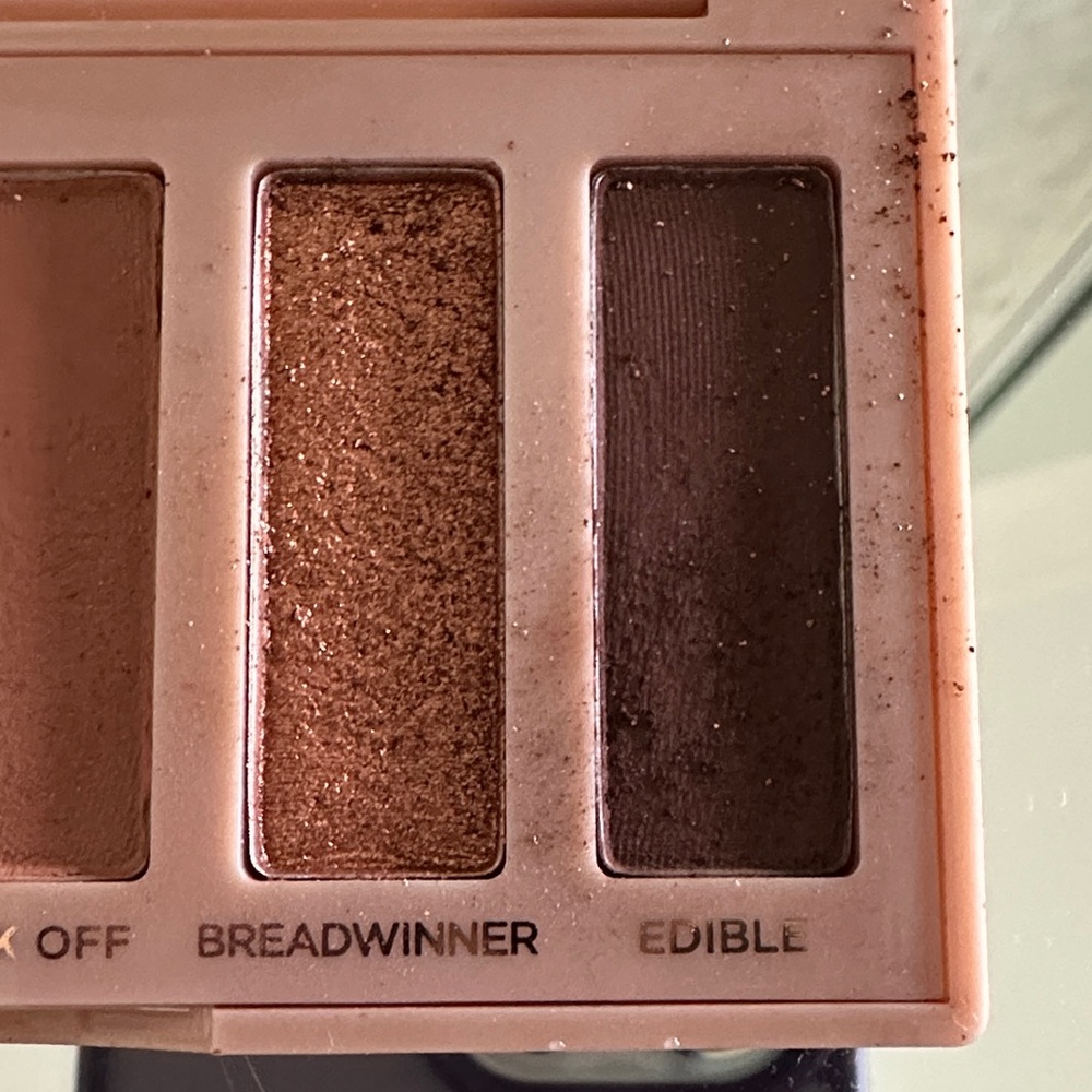 Urban Decay Naked Palette with Warm Hues - Picture 6 of 6